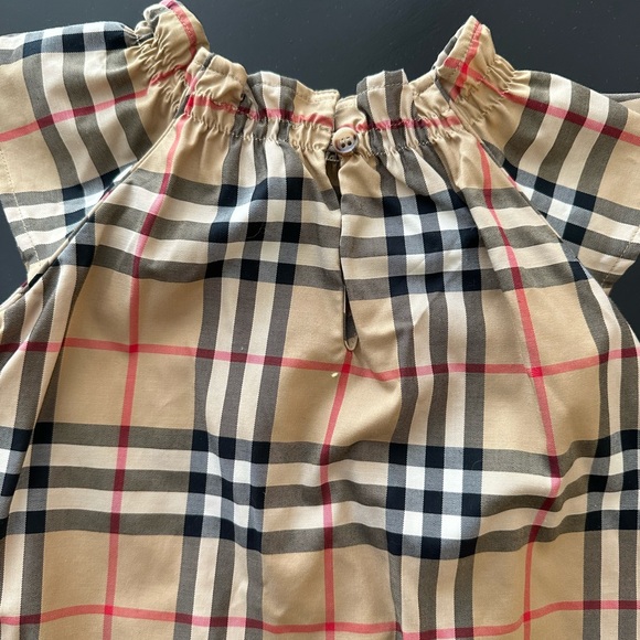 Authentic BURBERRY DRESS! - Picture 4 of 4